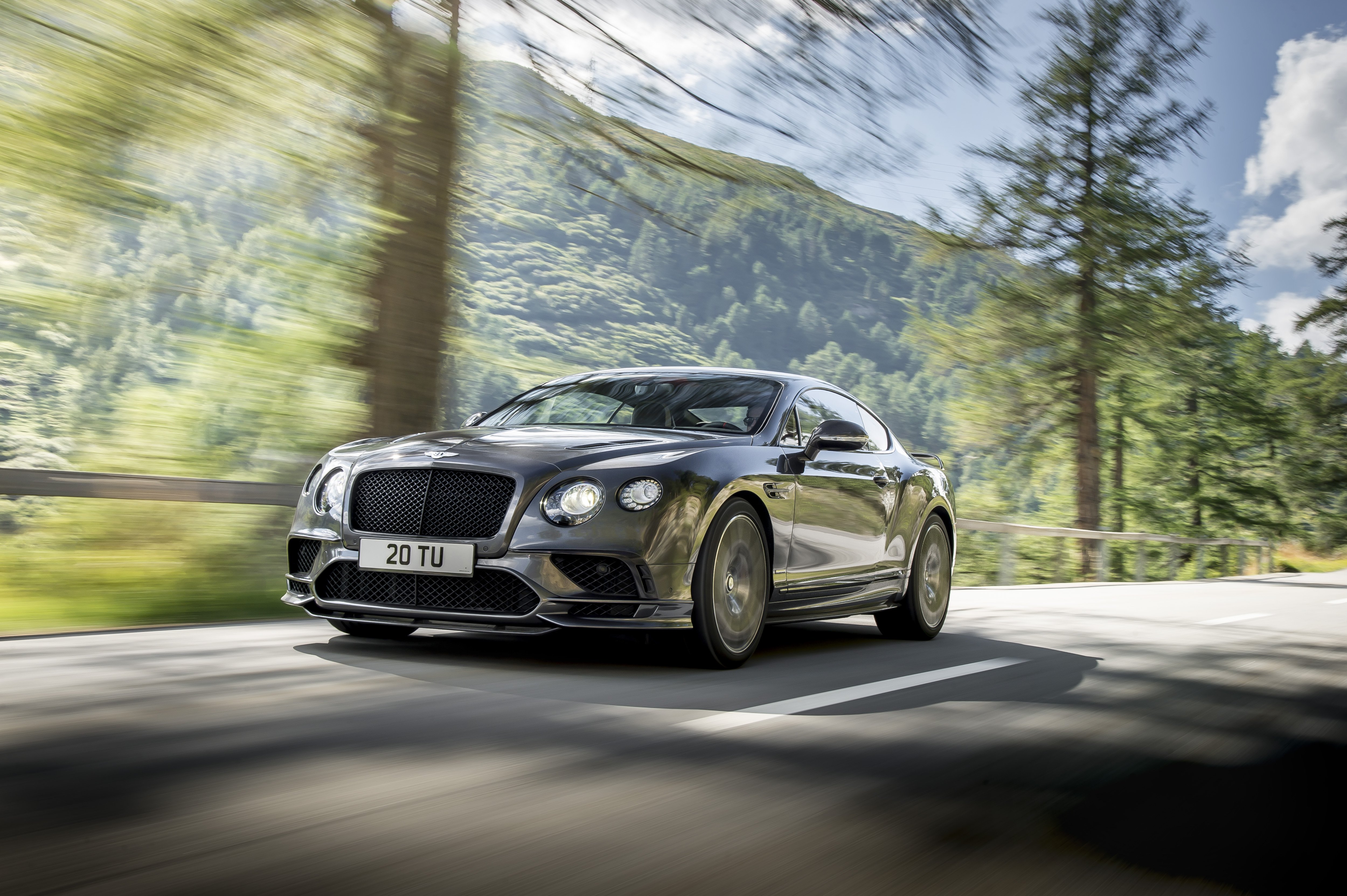 bentley-continental-supersports-2017-front2